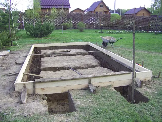 Підготовка основи для фундаменту для альтанки власноруч